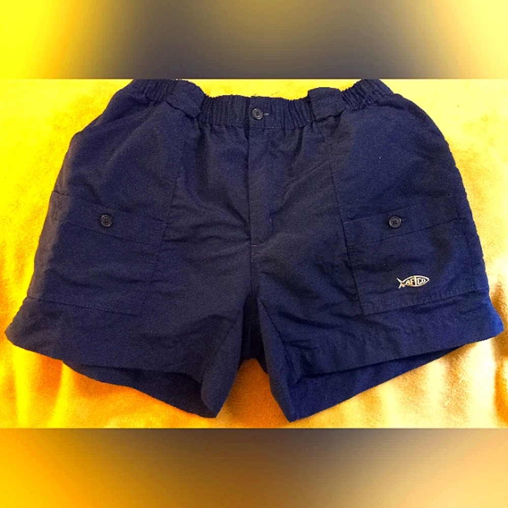 Men's size 34 waist AFTCO fishing shorts navy blue.